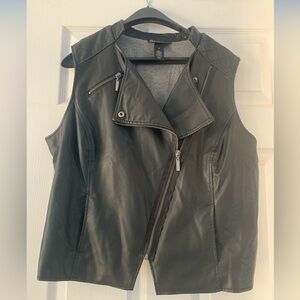 Lane Bryant faux leather Motorcycle Vest Sz16. Like New